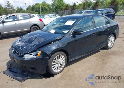 2013 Volkswagen Jetta 2.5L Sel z USA, uszkodzony, nr VIN 3VWLP7AJ3DM400997